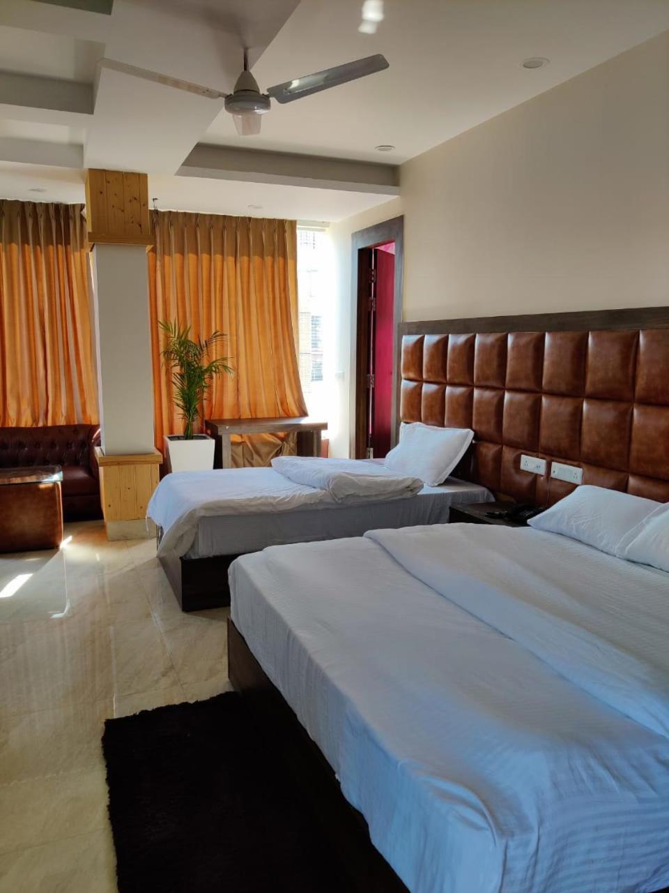 Hotel Maira Dehradun Zewnętrze zdjęcie