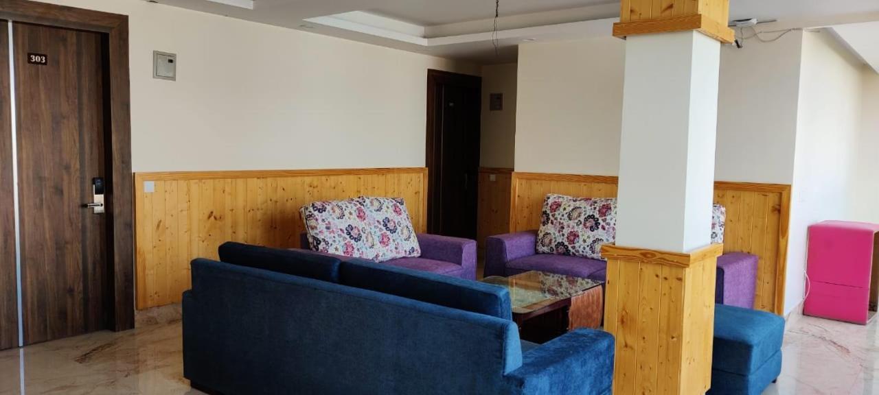 Hotel Maira Dehradun Zewnętrze zdjęcie