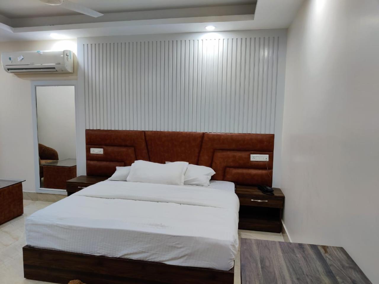 Hotel Maira Dehradun Zewnętrze zdjęcie